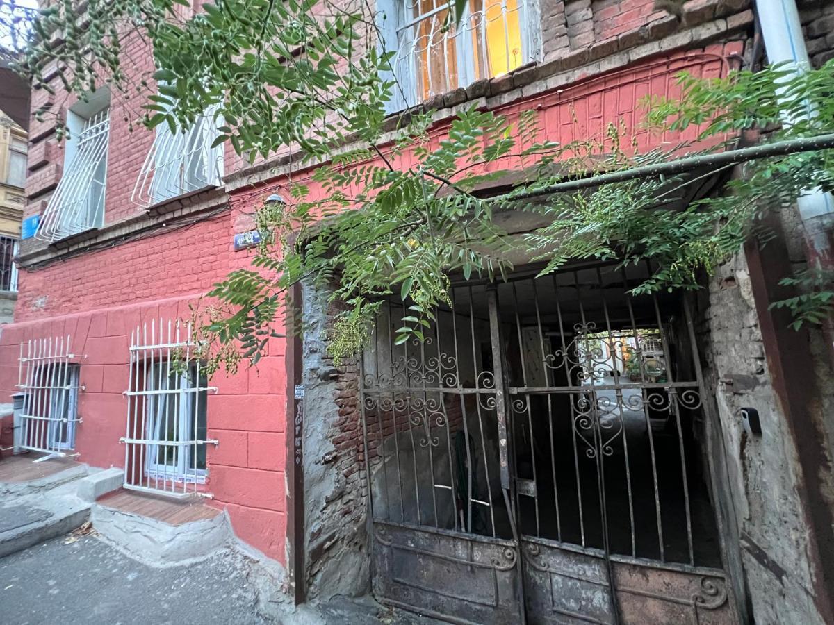 Cosy Apartment In Tbilisi Centre Экстерьер фото